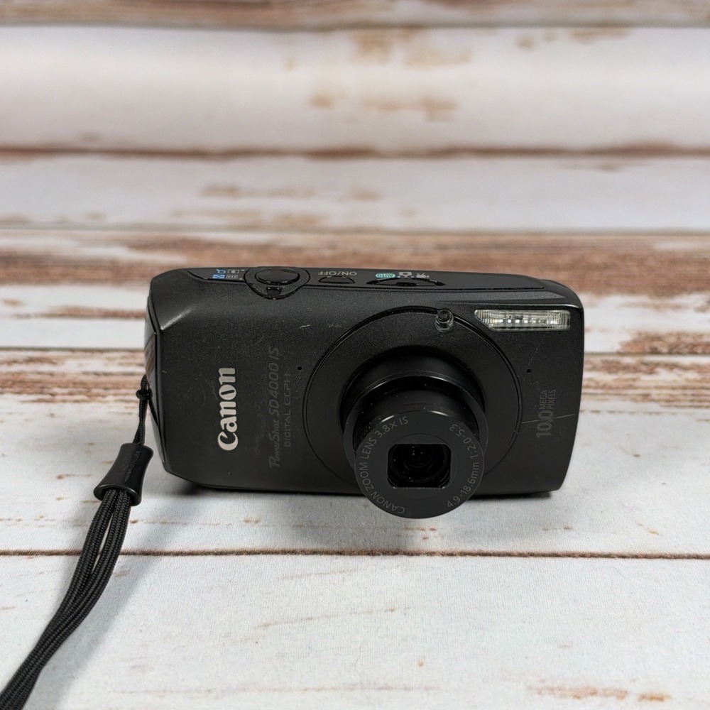 Canon PowerShot SD4000 IS Digital ELPH 10MP Black 3.8x Zoom Used
